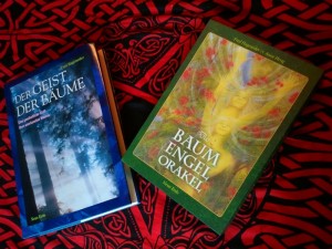 Buch und Karten von Fred Hageneder